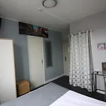 De L'univers Hotel 2*