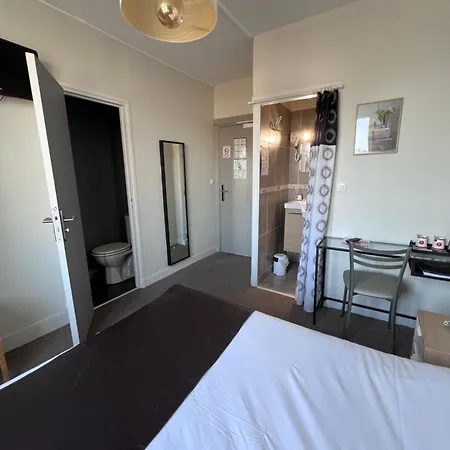 Hotel De L'univers 2*