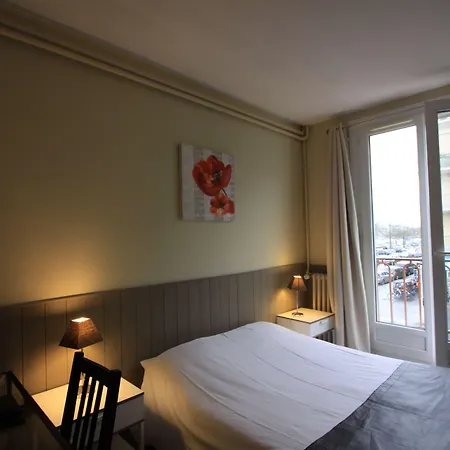 ホテル ド リュニヴェール カーン