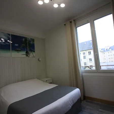 Hotel De L'univers 2*