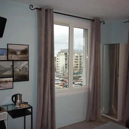 Hotel De L'univers 2*