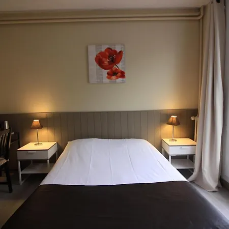 De L'univers Hotel 2*