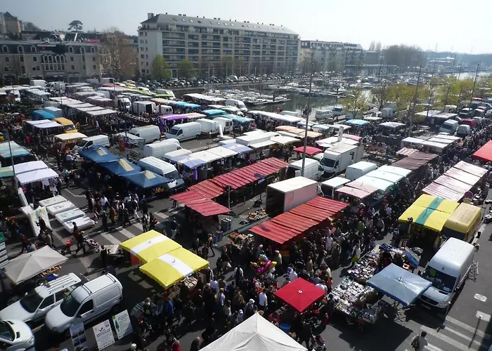 ホテル ド リュニヴェール 2*