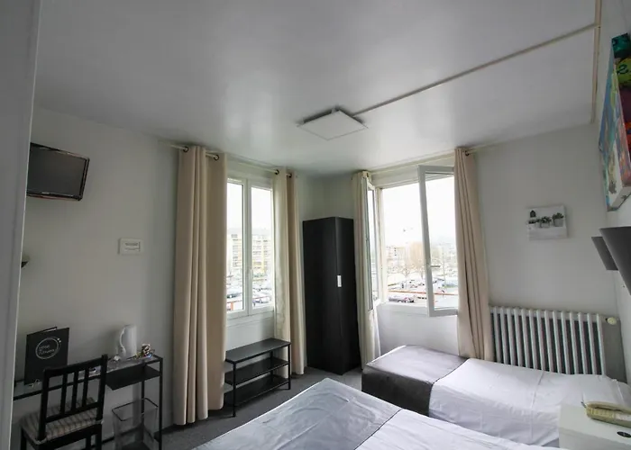 ド リュニヴェール 2* カーン