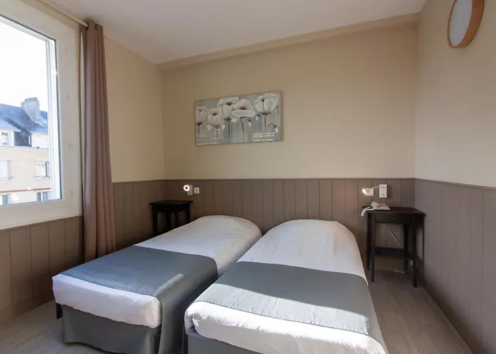 Hotel De L'univers 2*