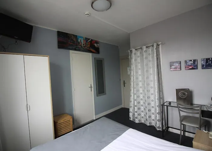 De L'univers Hotel 2*