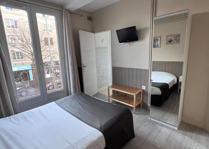 ド リュニヴェール 2* カーン