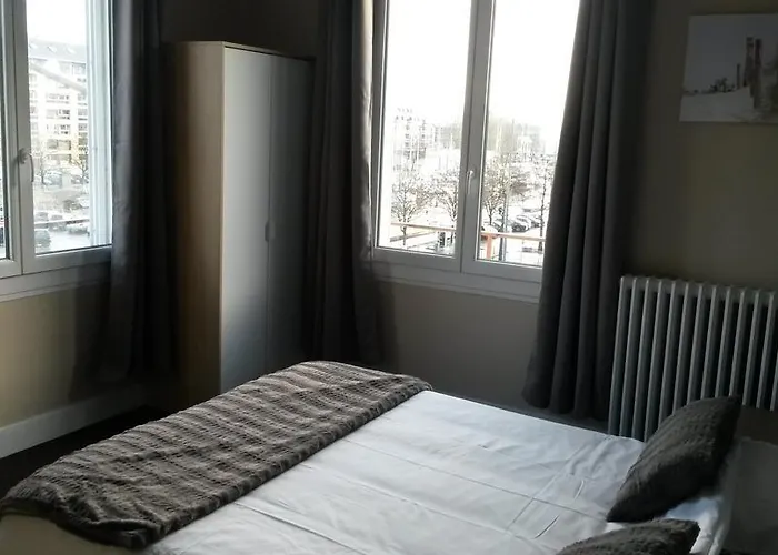 Hotel De L'univers 2*