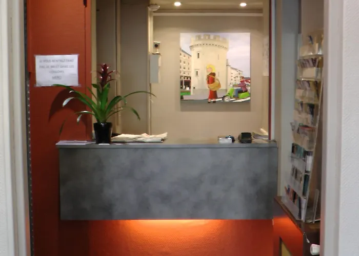 ホテル ド リュニヴェール カーン