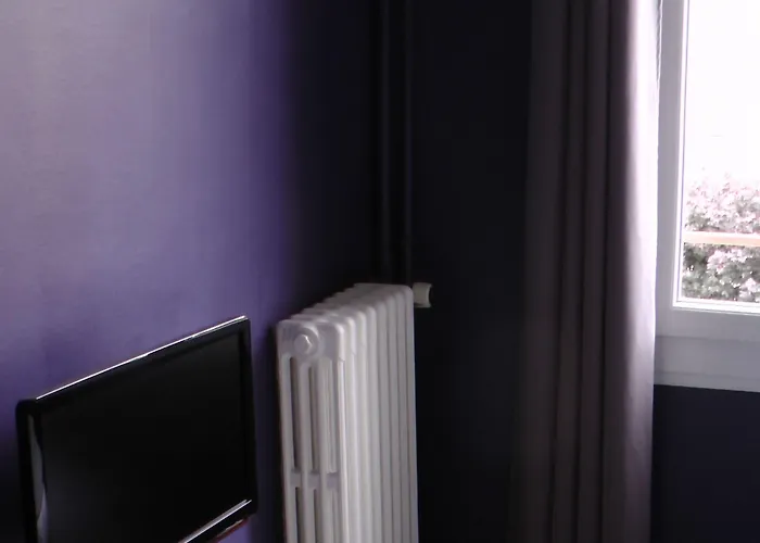 De L'univers Hotel 2*